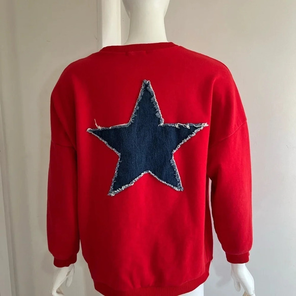 Disney  Women's Cotton Long Sleeve Red Sweatshirt Graphic Print Size Large - Picture 3 of 6